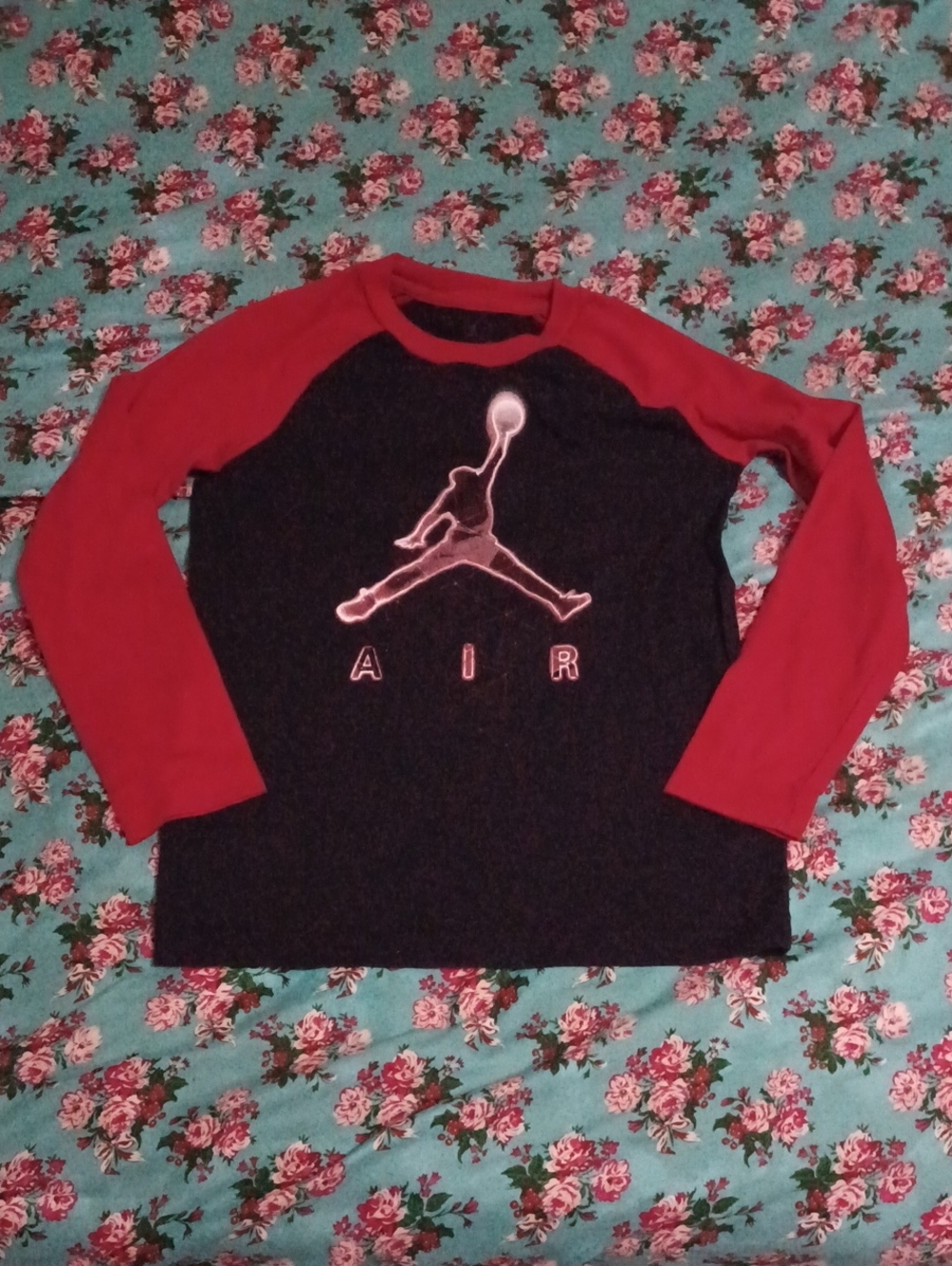Air Jordan Long Sleeve Raglan Shirt For Boys Size Small 8-10 Years